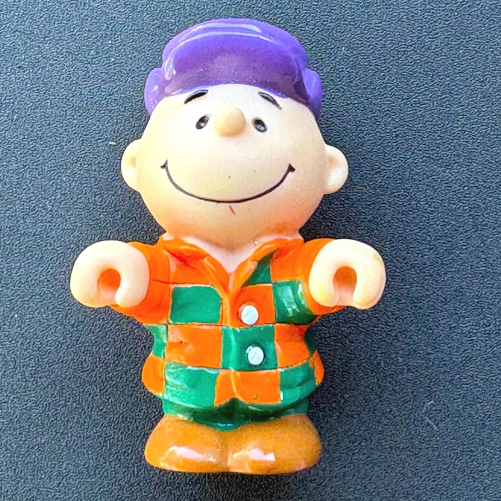 Vintage Peanuts Charlie Brown Figurine Purple Hat Orange Green Plaid Jacket Toy